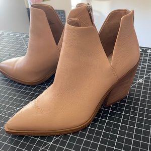 Tan bootie. Very comfortable. Only worn once for a photo shoot!